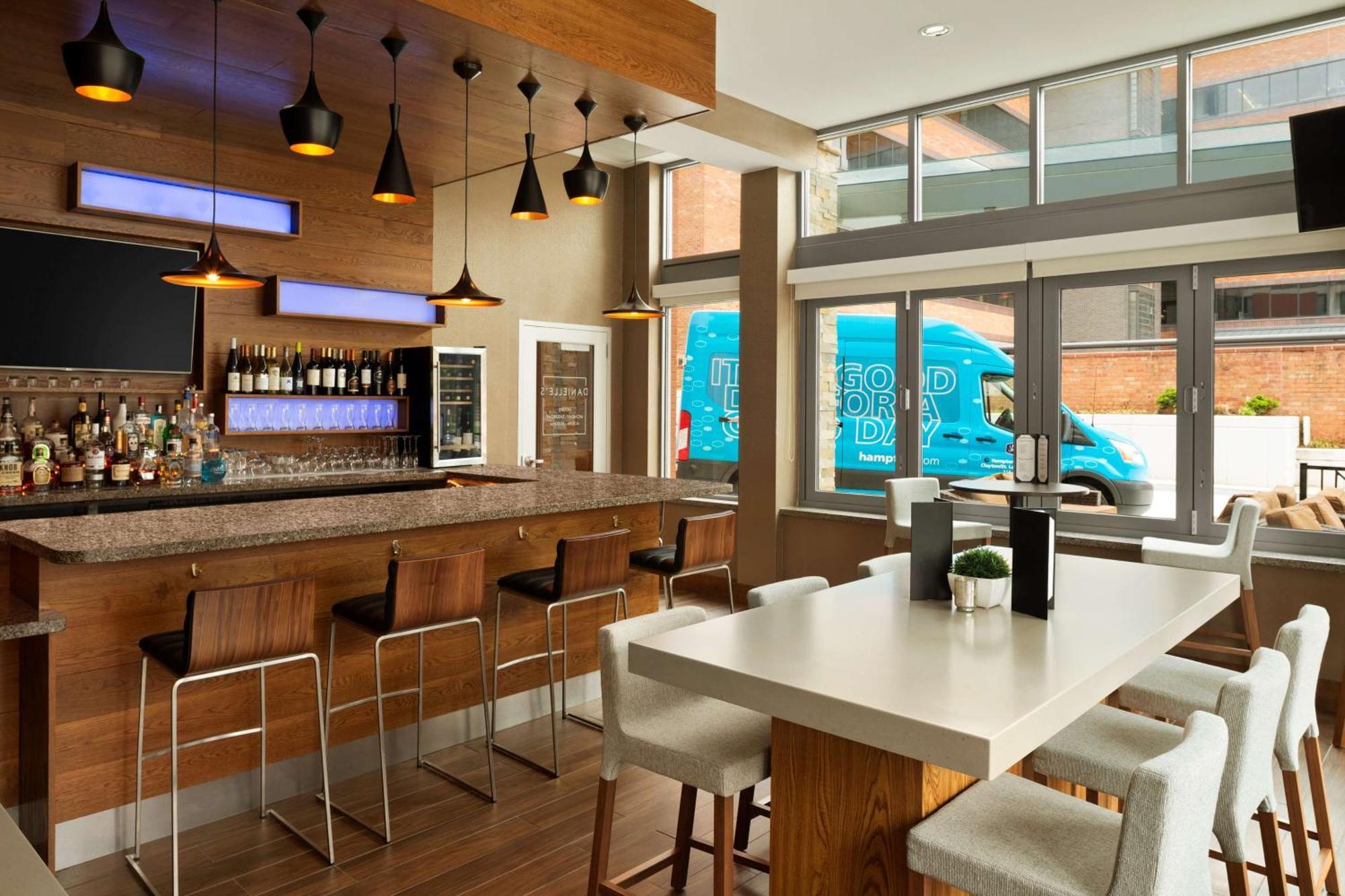 Hampton Inn And Suites Clayton/St. Louis-Galleria Area Exteriér fotografie